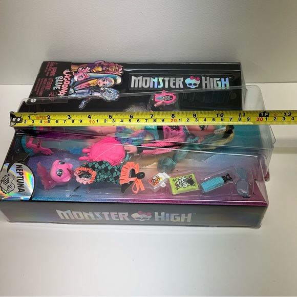 Mattel Monster High Doll Lagoona Blue & Neptuna NEW In Box 2022 Series - Picture 8 of 10